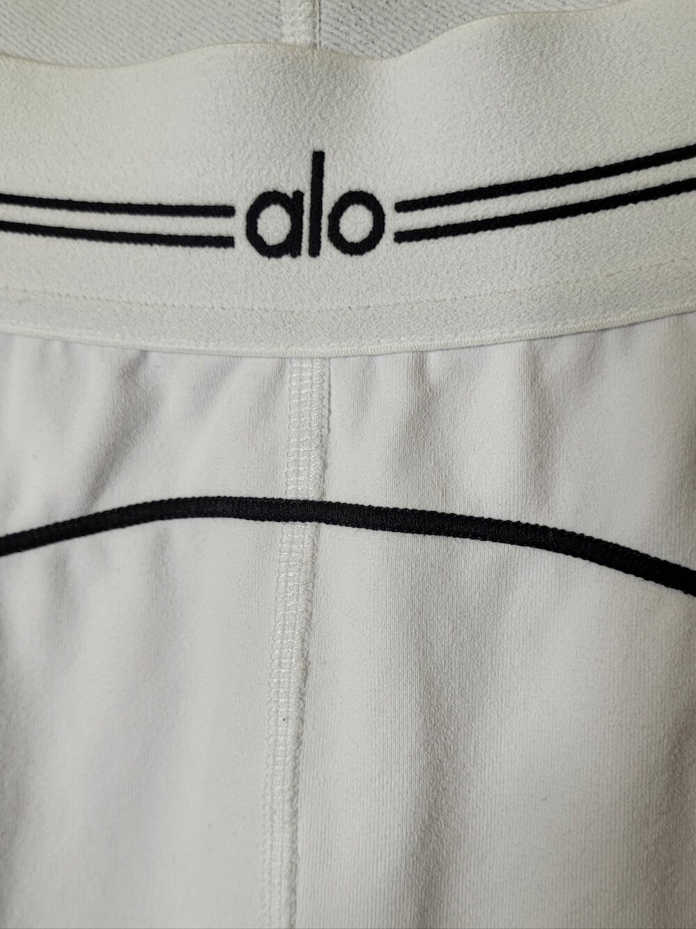ALO Yoga White Airbrush High-Waist Heart Throb Leggings - Picture 5 of 11
